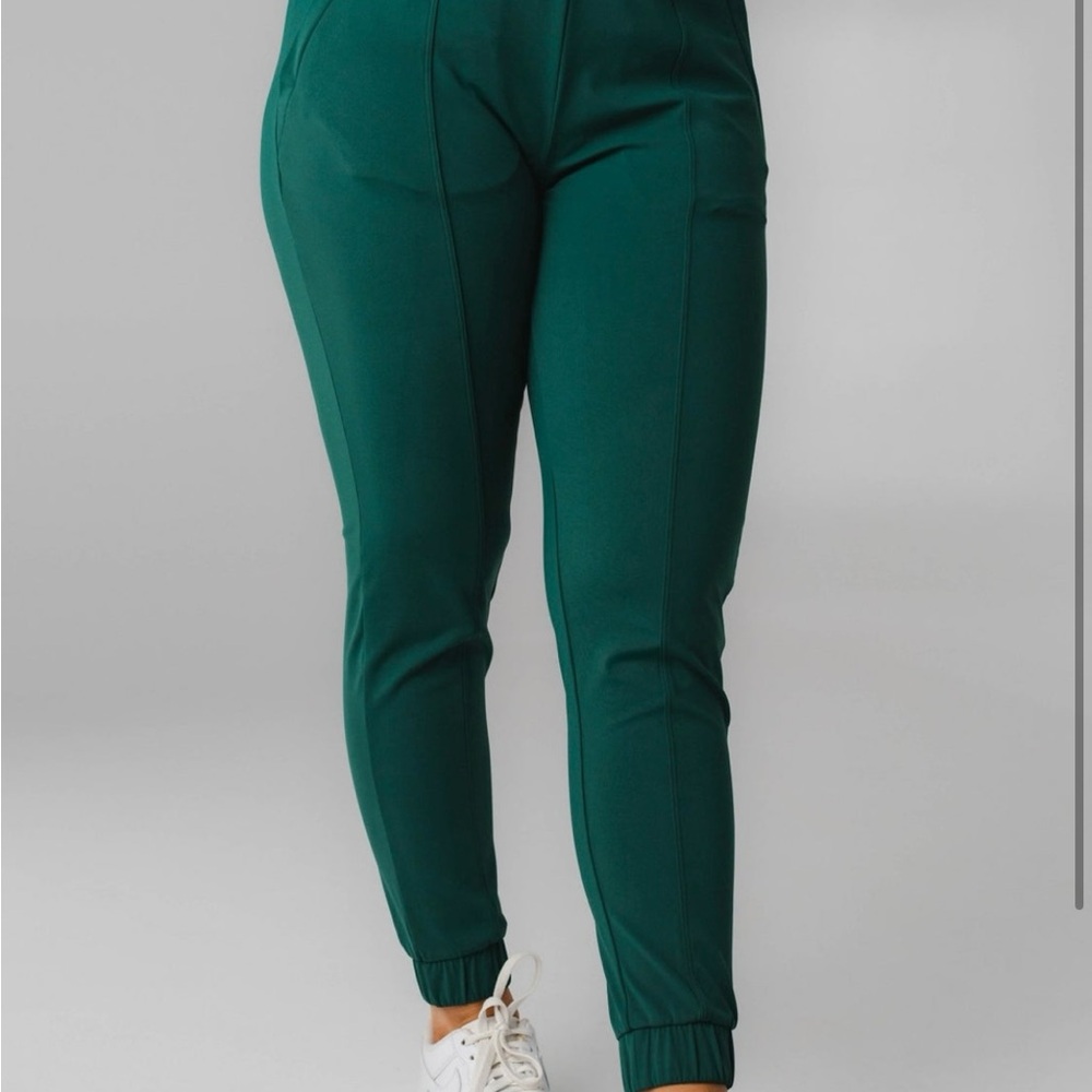 Vitality Nomad Jogger in Evergreen size Large